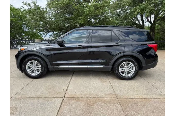 $22980 : Ford Explorer 2022 XLT 4dr S image 2