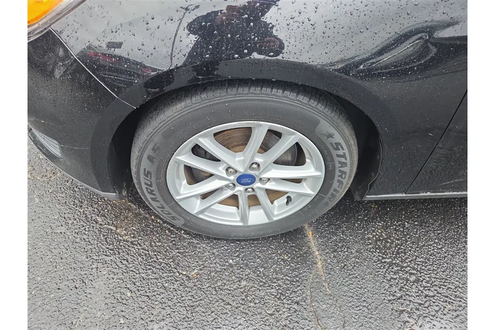 $8995 : 2017 Focus SE Sedan image 9