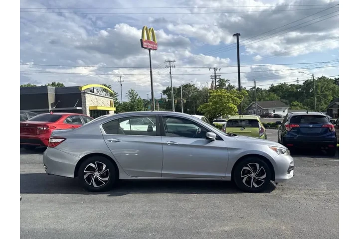 $13995 : 2017 Accord LX image 5