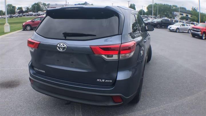 $30200 : PRE-OWNED 2019 TOYOTA HIGHLAN image 8