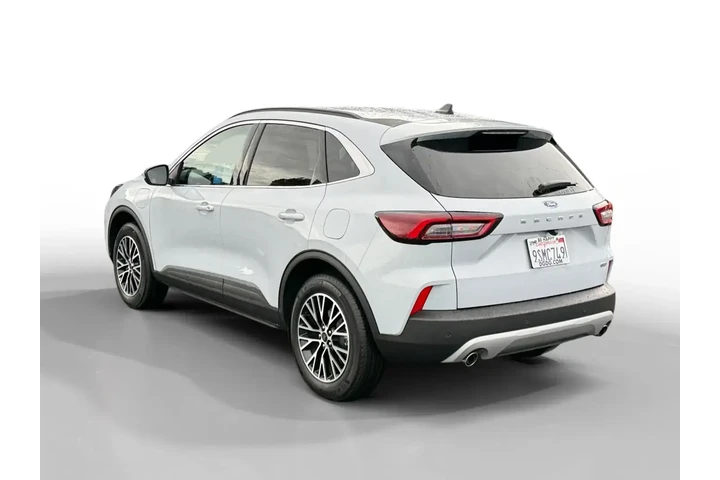 $29640 : Ford Escape Plug-In Hybrid 2 image 3
