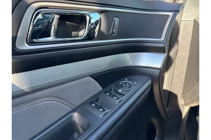 $18541 : Ford Explorer 2017 XLT 4dr S image 8