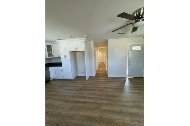 $1100 : APT EN LOS ANGELES 1 RECÁMARA image 3