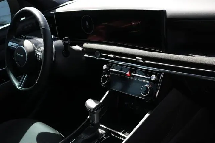 $37130 : Hyundai SANTA CRUZ 2025 AWD image 6