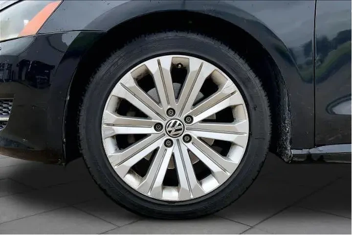 $7895 : Volkswagen Passat 2013 SE 4d image 3