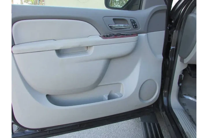 $8995 : 2010 GMC Yukon XL SLT image 9