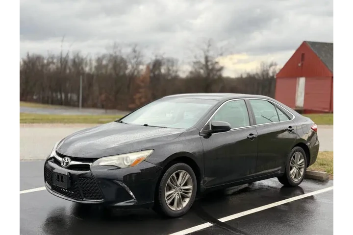 $8999 : 2017 Camry SE image 2