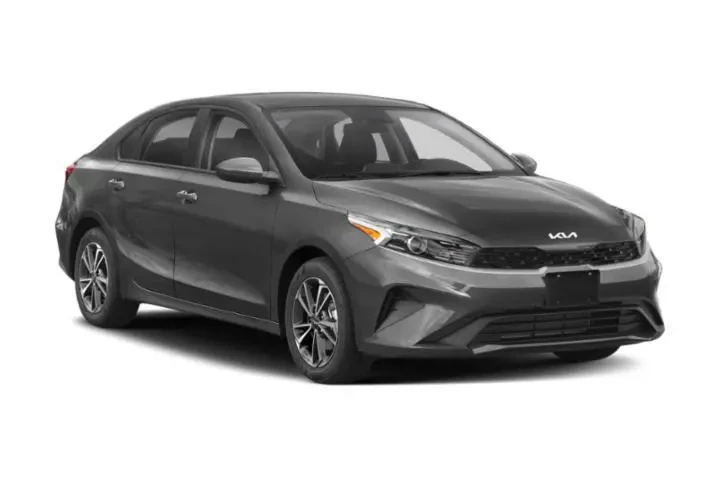 $13932 : Kia Forte 2022 LXS 4dr Sedan image 6