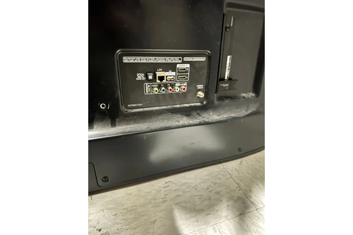 $200 : SMART TV 4K 55 IN BEARELY USED image 4