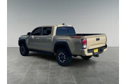 $39270 : Toyota Tacoma 2020 4x4 SR5 V thumbnail
