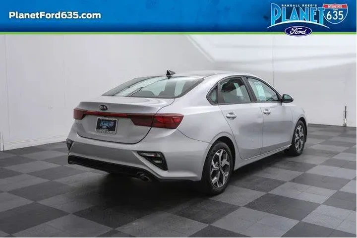 $14556 : Kia Forte 2021 LXS 4dr Sedan image 6