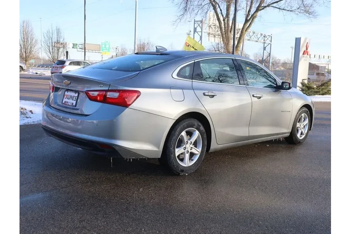 $18777 : Chevrolet Malibu 2024 LT 4dr image 8