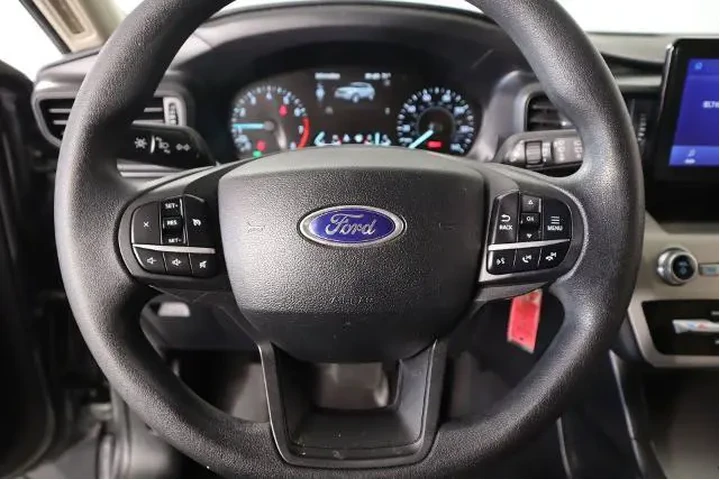 $18641 : Ford Explorer 2021 Base 4dr image 3