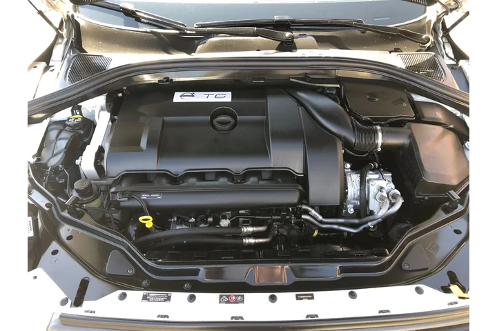 $13990 : 2015 XC60 T6 R-Design Platinu image 1