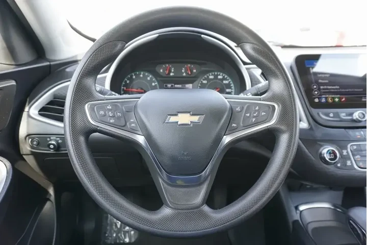 $18988 : Chevrolet Malibu 2024 LT 4dr image 10