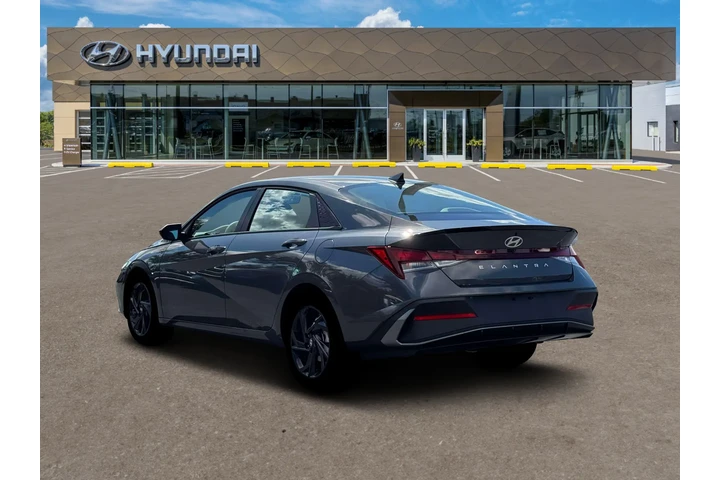$23000 : Hyundai ELANTRA 2026 SEL Spo image 5