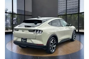 $31995 : Ford Mustang Mach-E 2025 Sel thumbnail