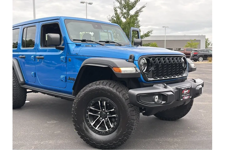$41992 : 2024 Wrangler Willys image 6