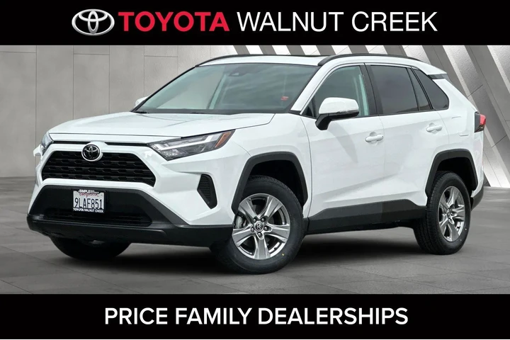 $29900 : Toyota RAV4 2024 XLE 4dr SUV image 1