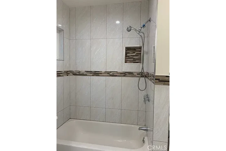 $1500 : Modern 1BD 1BT available image 6