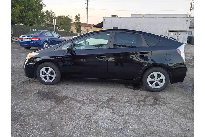 $5800 : 2012 toyota prius image 5