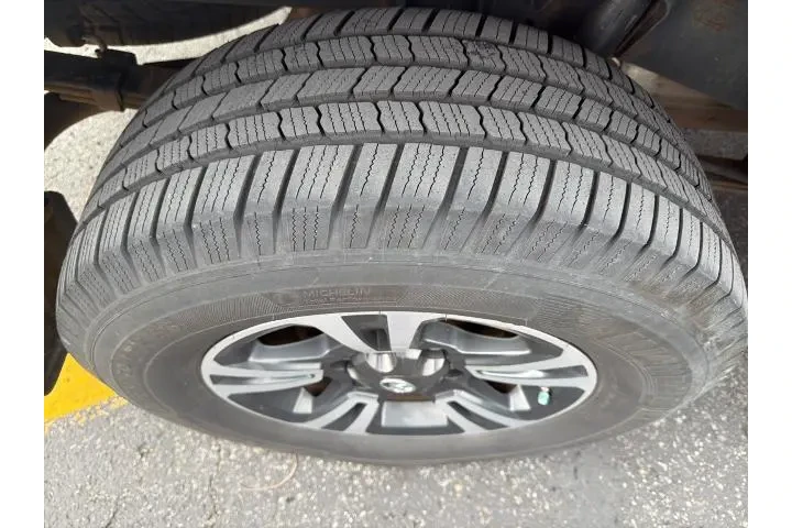 $30896 : Toyota Tacoma 2019 4x4 TRD P image 4