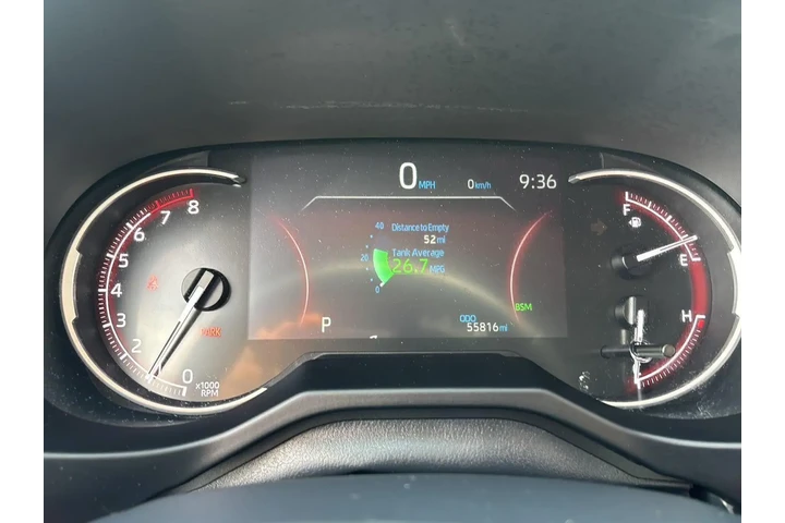 $30000 : Gold Certified 2023 RAV4 XLE image 3