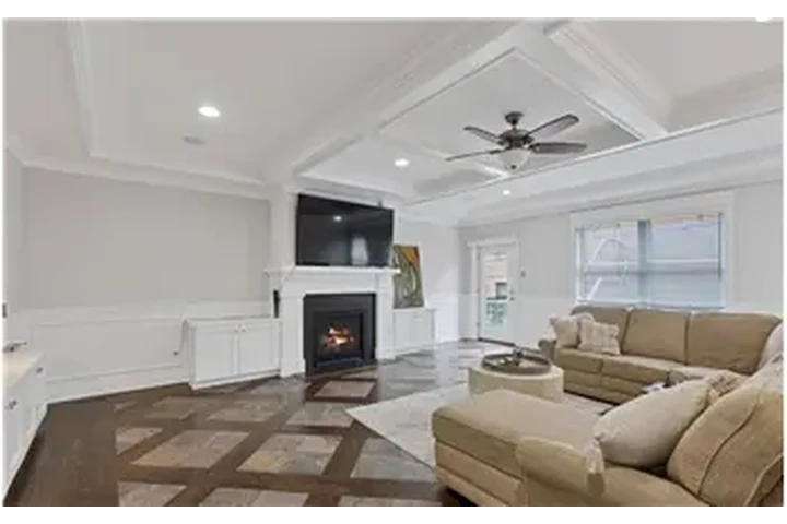 $5700 : Rental property with 3 bedro image 6