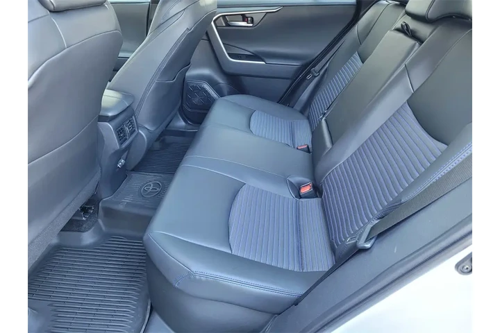 $43999 : Gold Certified2024 RAV4 Hybri image 8