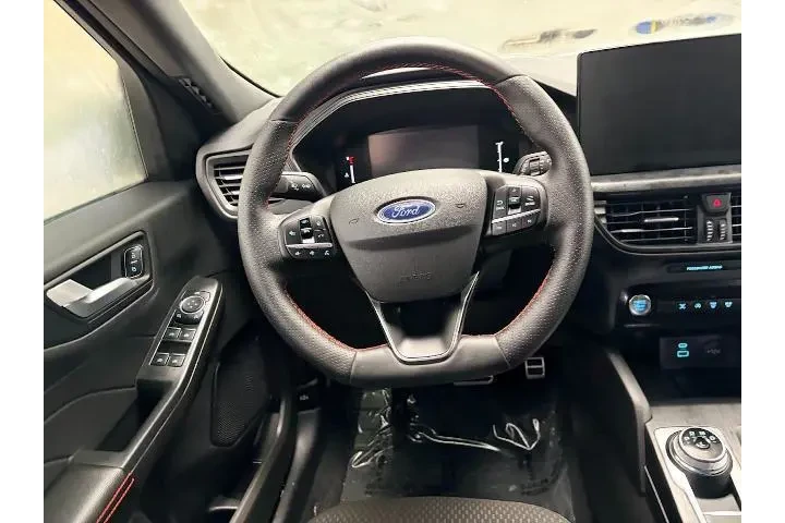 $24030 : Ford Escape 2023 AWD ST-Line image 5