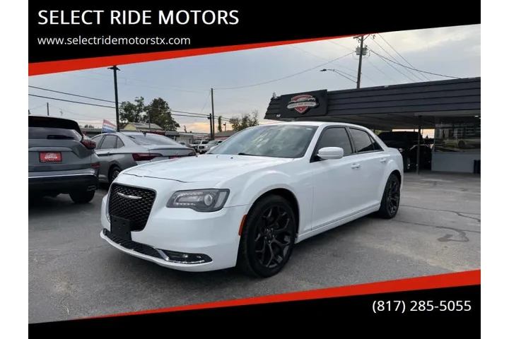 $18495 : 2019 300 S image 2