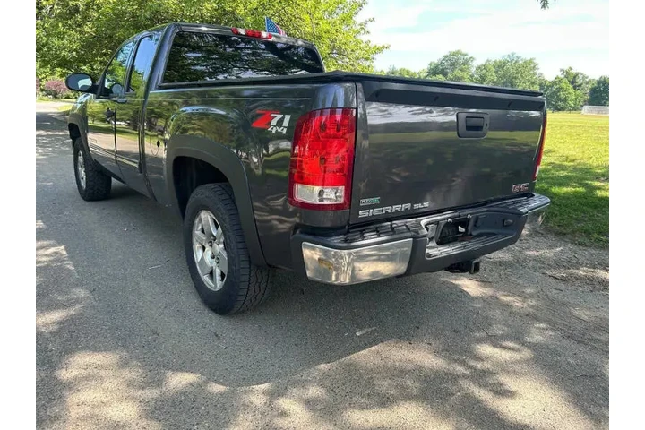 $5995 : 2011 GMC Sierra 1500 SLE image 6