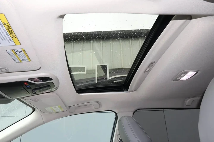 $35988 : 2025 Outback Limited XT AWD image 8