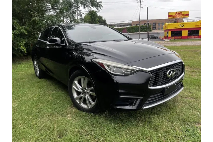 $13995 : 2017 QX30 Sport image 3