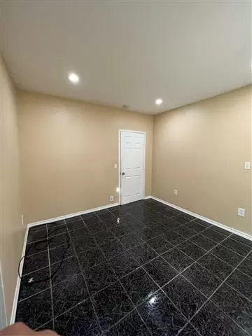 $875 : LOS ÁNGELES image 2