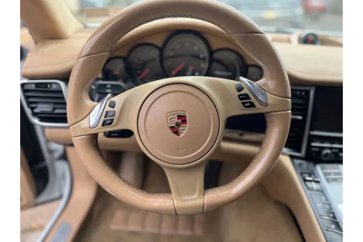 $18995 : 2013 Panamera image 5