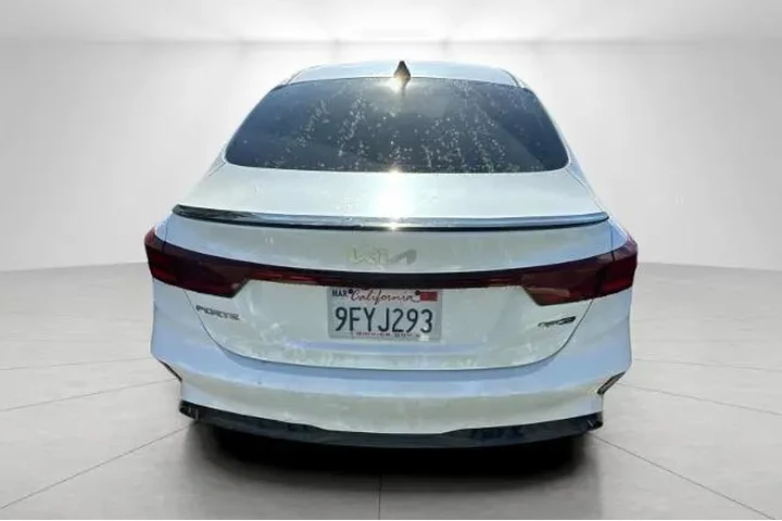 $17995 : Kia Forte 2023 GT-Line 4dr S image 3