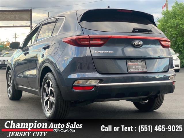 Used 2022 Sportage LX AWD for image 9