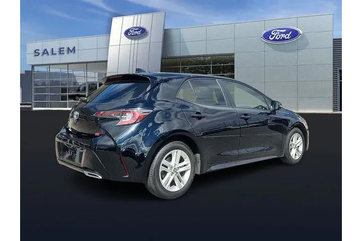 $20990 : Toyota Corolla Hatchback 202 image 3