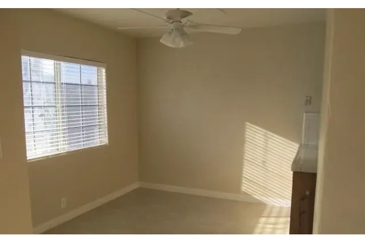 $2300 : RENTO EN LYNWOOD image 3