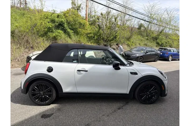 $32993 : MINI Convertible 2024 Cooper image 8