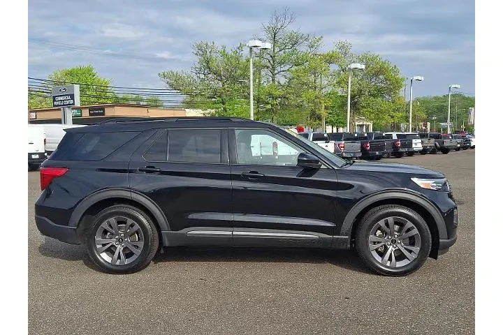$33698 : Ford Explorer 2023 AWD XLT 4 image 7