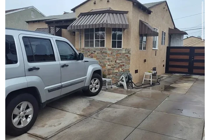 $1790 : BEAUTIFUL BACK HOUSE FOR LEASE image 1