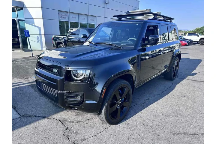 $73910 : 2022 Defender V8 image 3
