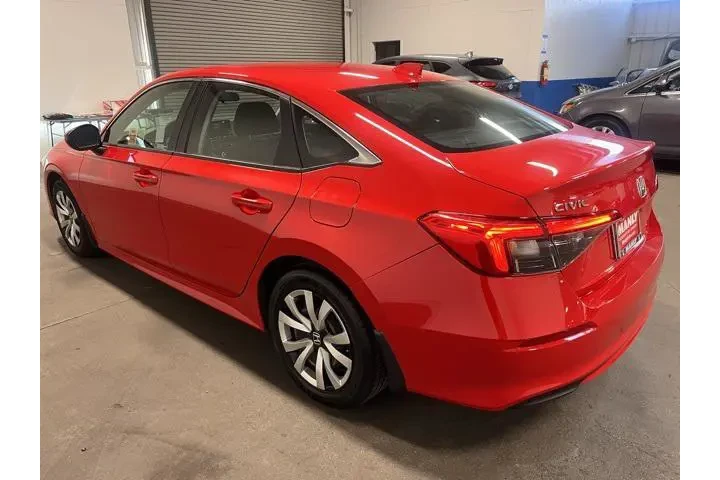 $22464 : Honda Civic 2023 LX 4dr Seda image 5