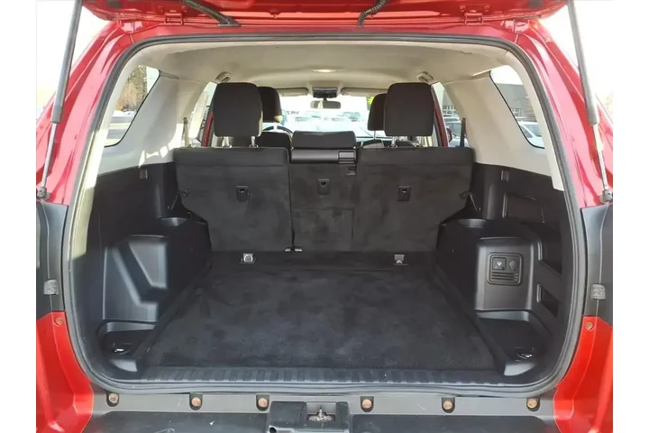 $27968 : Toyota 4Runner 2019 4x4 SR5 image 8