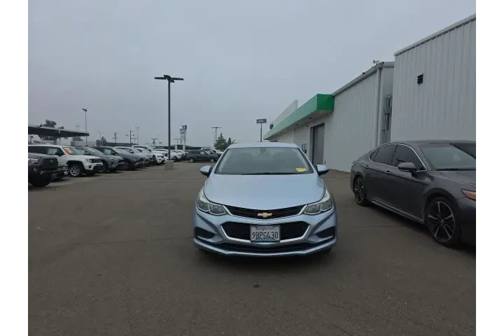 $8900 : Chevrolet Cruze 2018 LS Auto image 2