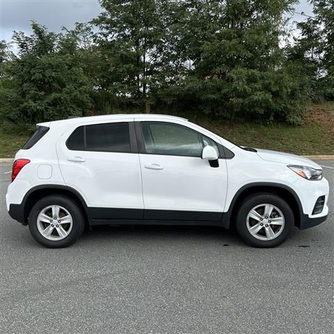 $15751 : PRE-OWNED 2019 CHEVROLET TRAX image 6