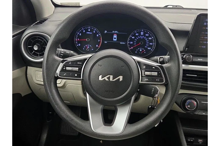 $17998 : Kia Forte 2023 LXS 4dr Sedan image 10