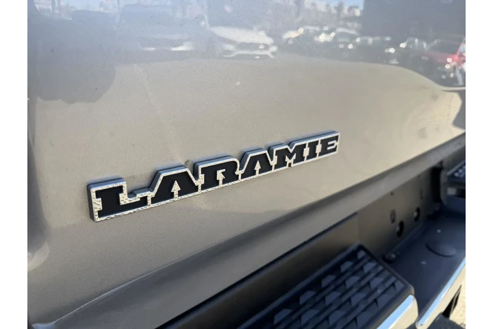 $30990 : Ram 1500 2021 4x4 Laramie 4d image 10